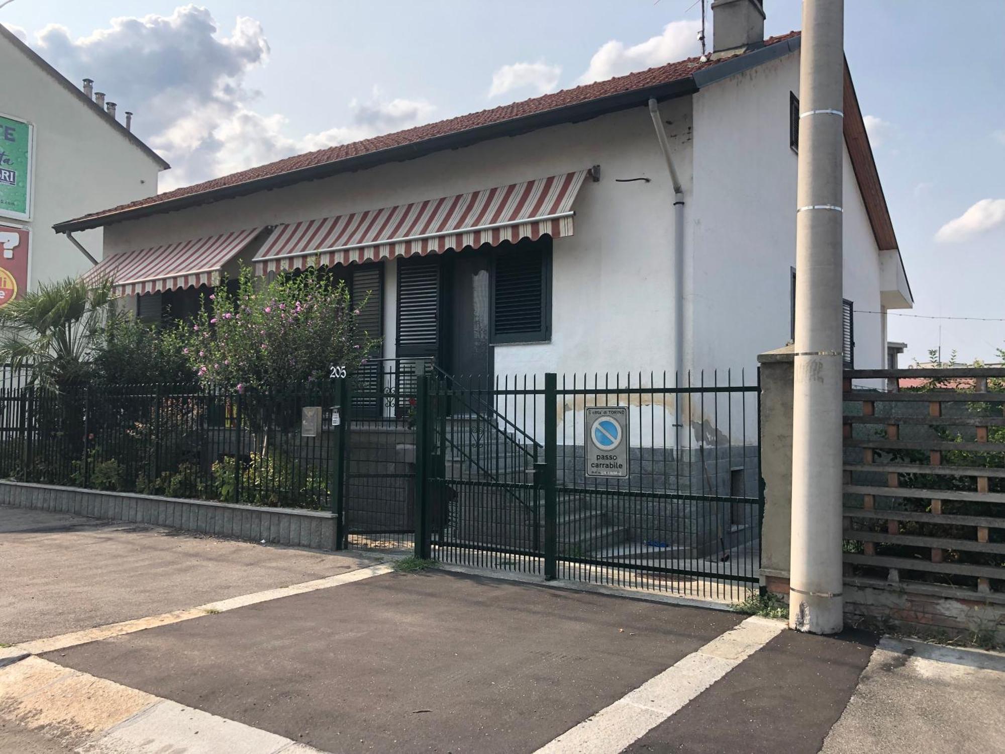 Stanze Private In Villa Turín Exterior foto
